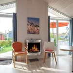 4 Star Holiday Home In Groemitz *